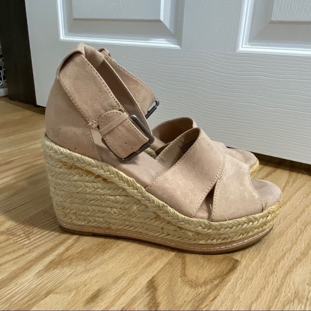 Universal Thread Pink Wedge Espadrille Sandals 8